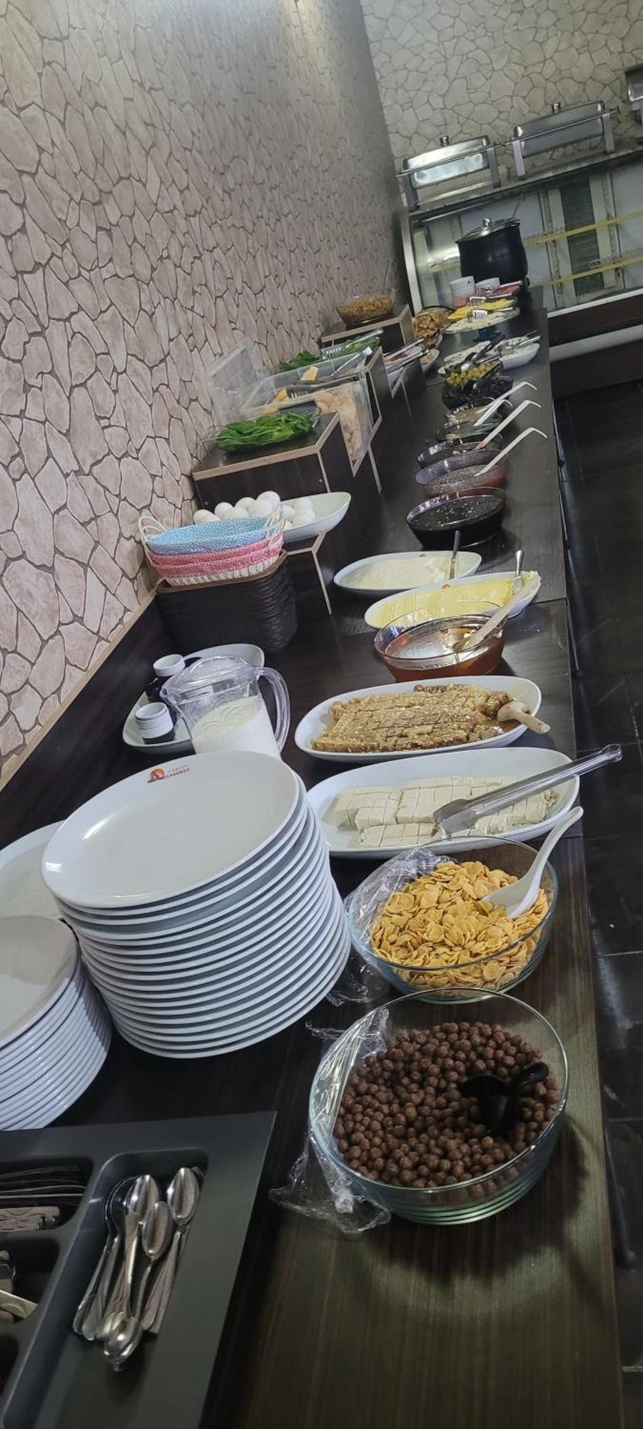 Guengoeren Hotel Kars Bagian luar foto